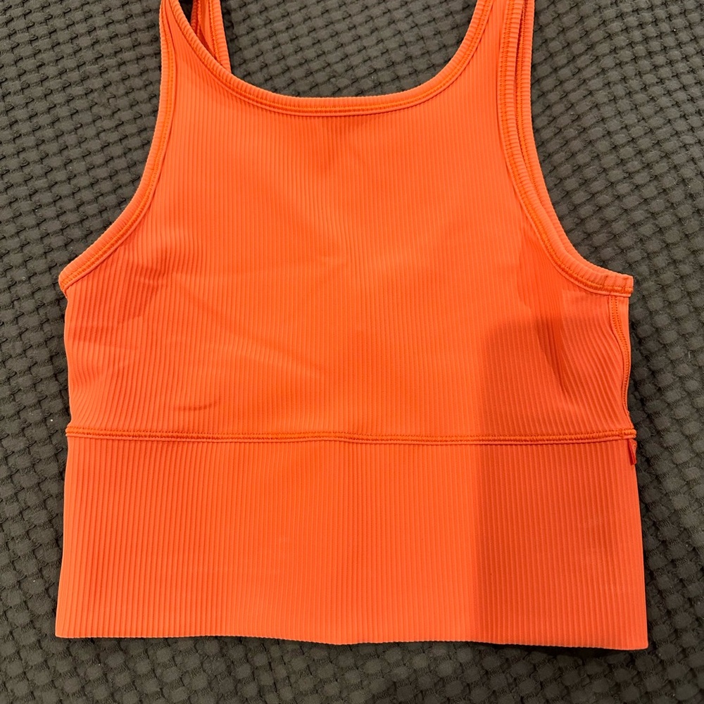 Lululemon Power Pivot Tank - size 4